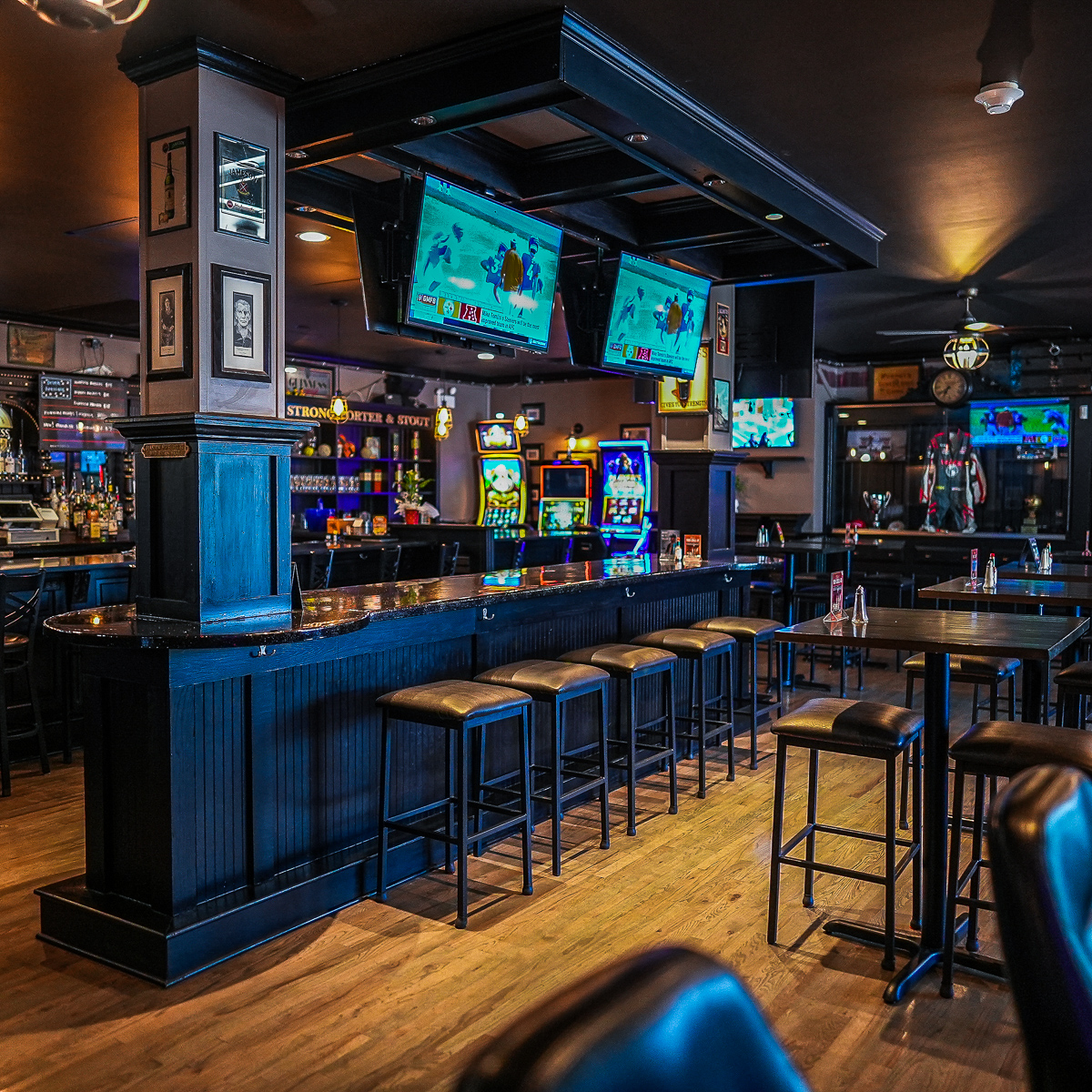 Places to Go for Your Birthday in Chicago: HMD Bar & Grill